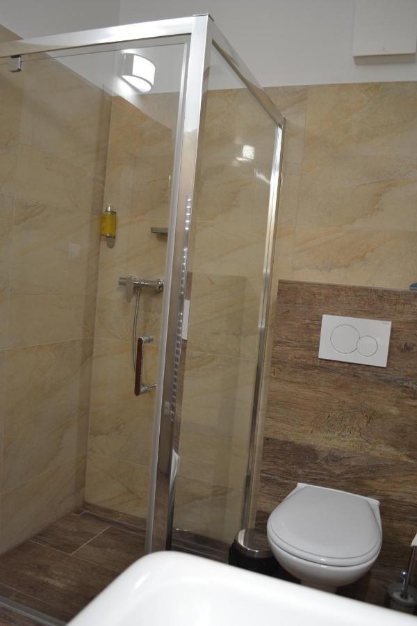 Tri Kopy*** - Penzion, Restauracia A Pizza Smrecany Bagian luar foto