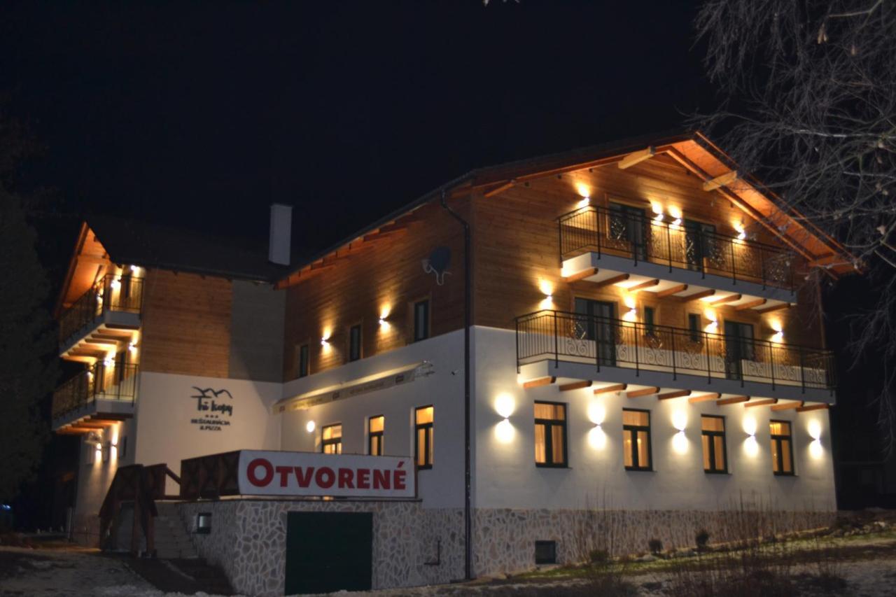 Tri Kopy*** - Penzion, Restauracia A Pizza Smrecany Bagian luar foto