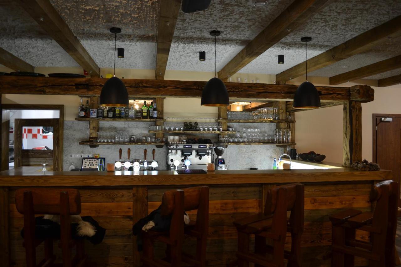 Tri Kopy*** - Penzion, Restauracia A Pizza Smrecany Bagian luar foto